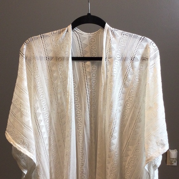 One size white lace open drape kimono - Picture 4 of 10